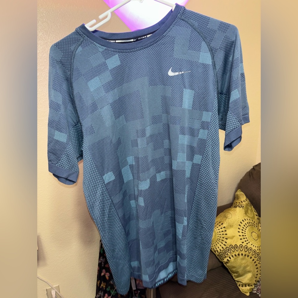 Nike Men's Geometric Blue Tee